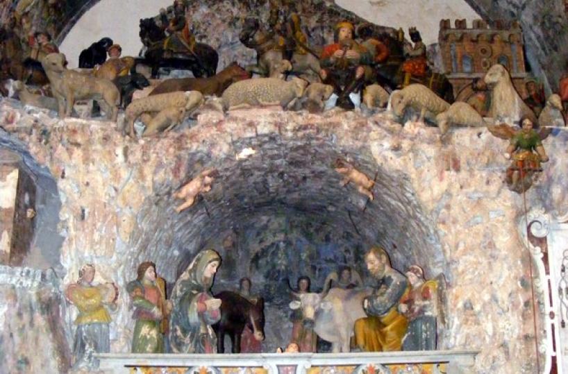 Antico presepe in pietratra i più visti nel duomo