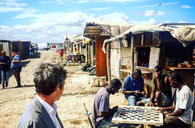 il ministro Orlando nel ghetto di Rignano