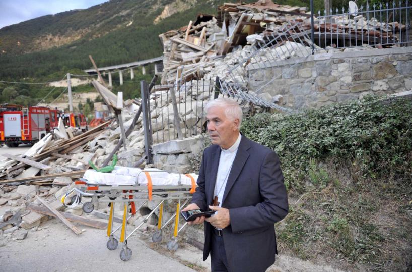 La catena della solidarietà: dalla Cei 1 mln 