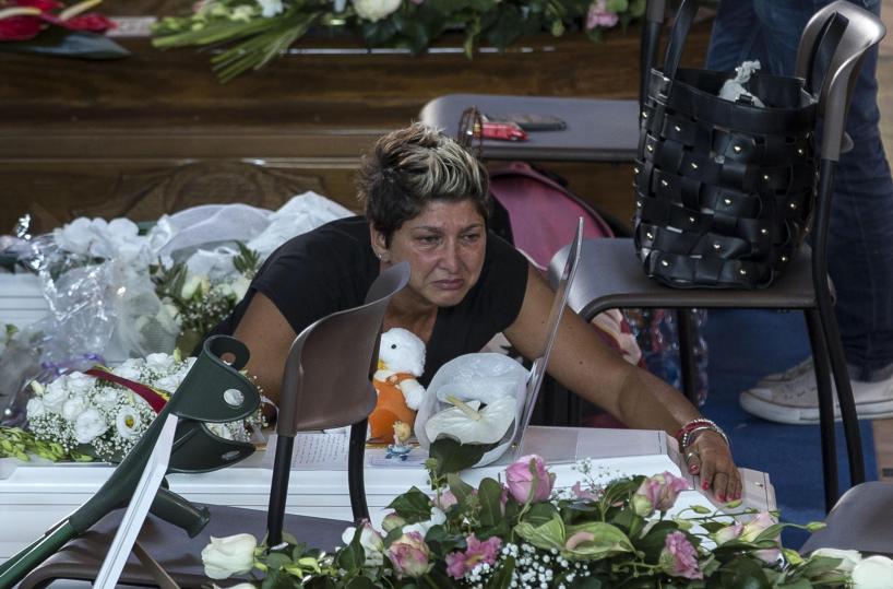 dolore, funerali vittime terremoto