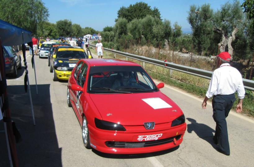 Automobil club presenta slalom dei Trulli