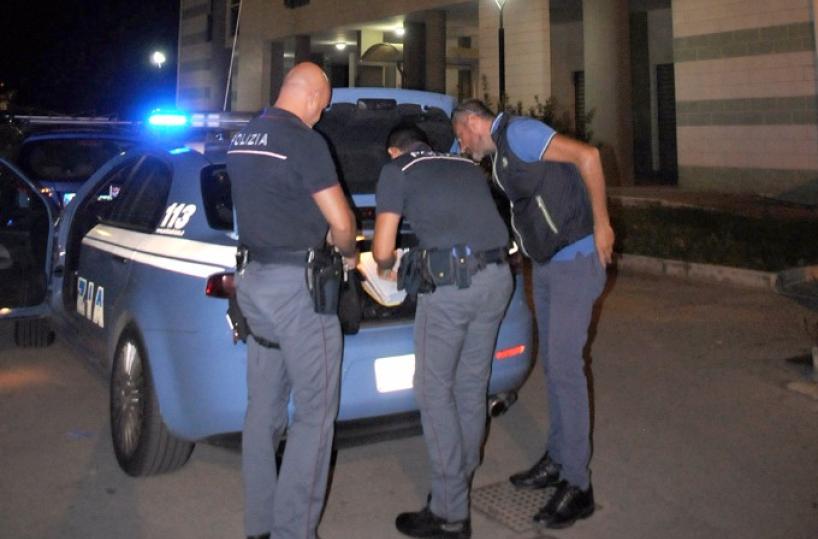 Killer sparano in cortilementre giocano i bimbiammazzato un 33enne