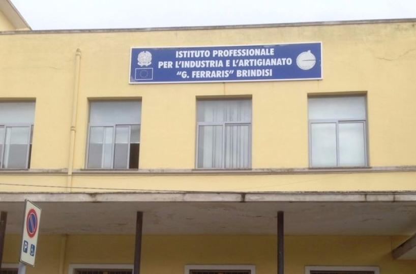 Scuola inagibile a Brindisila preside chiude i cancelli