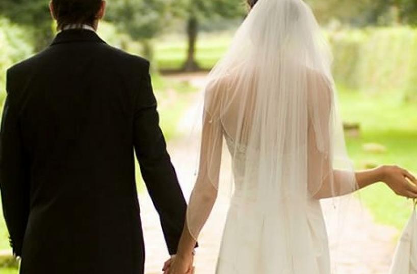 Produce un finto divorzio«salta» il nuovo matrimonio