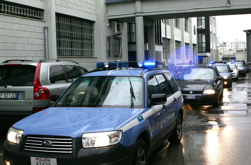 Padre e figlio pestati«Quella casa non è vostra»