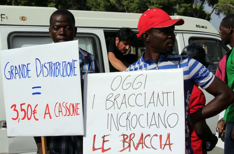 lavoratori agricoli in piazza