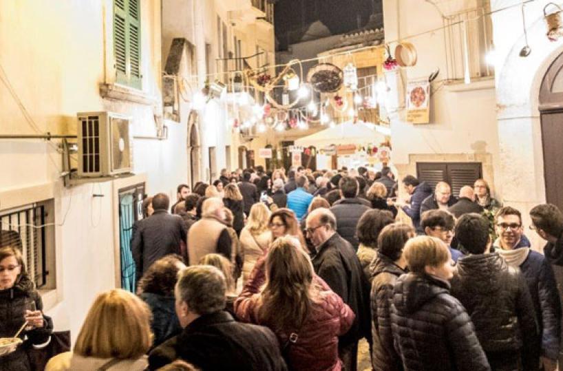 Noci - Visitatori per Bacco nelle Gnostre