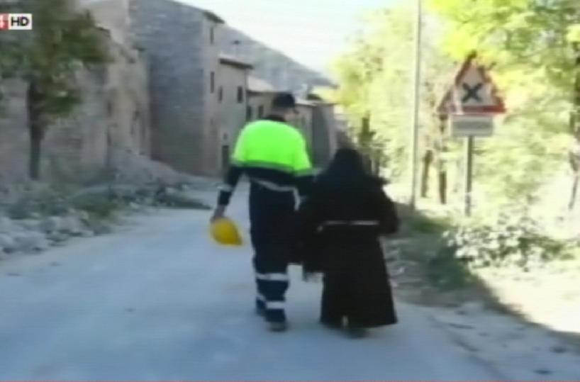 «A Norcia nessun morto perchè da giorni si dormiva in auto»
