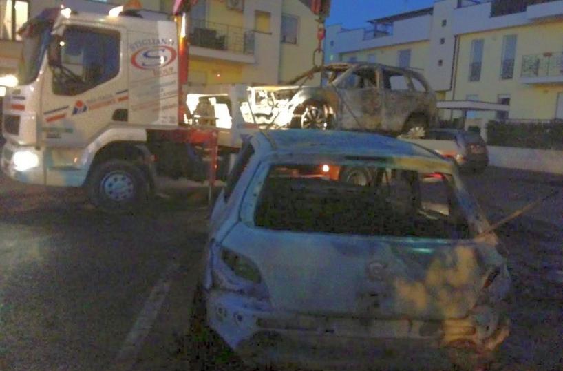 Terrore e auto incendiateecco l'inferno di Scanzano