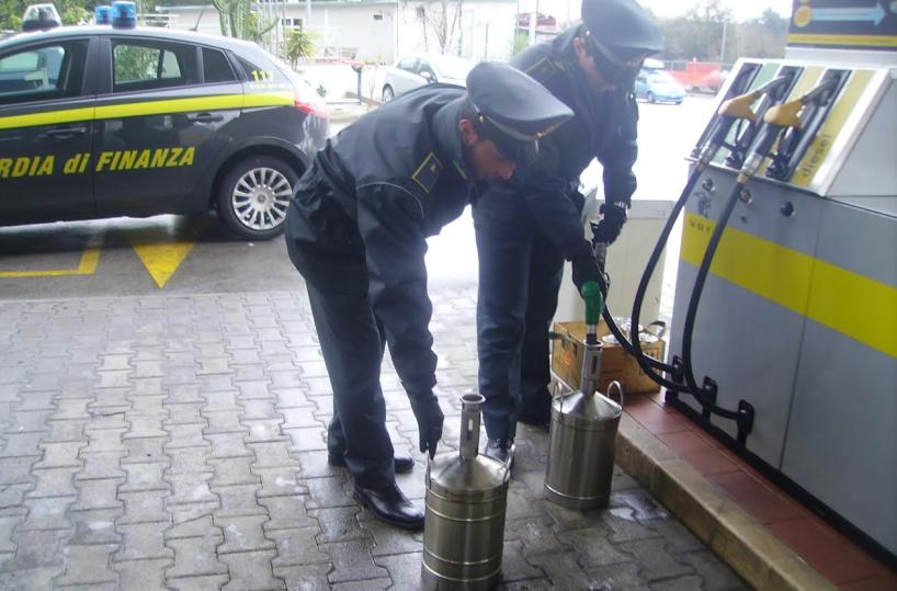 La «truffa» alla colonninaScoperti 34 furbetti da Gdf