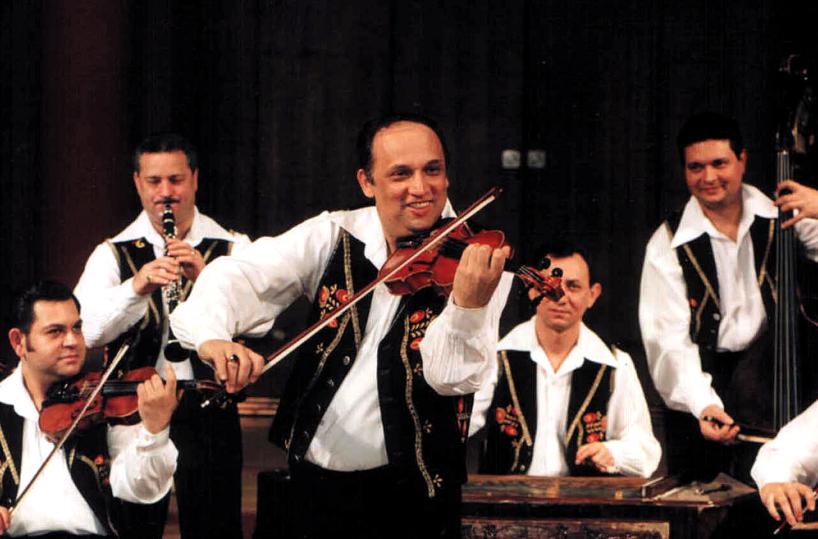 Molfetta, l'orchestra di Budapestsuona per salvare il piccolo Felice