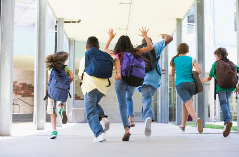 ragazzini a scuola