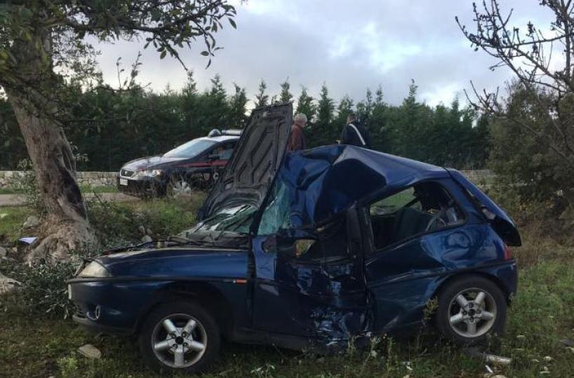 Fuori strada con l'automuore una 23enne