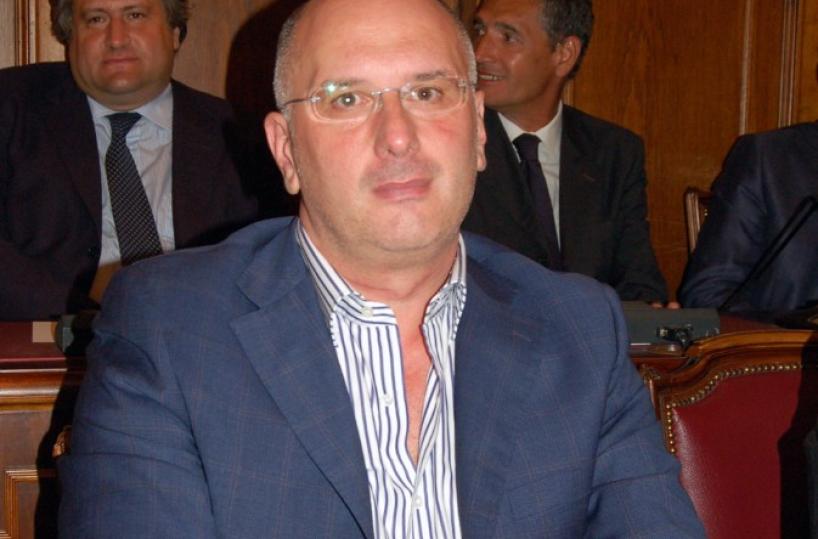 Comune di Bari, il presidente dimissionario: «Lascio potere e soldi
