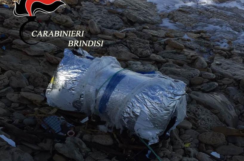 droga in spiaggia a Brindisi