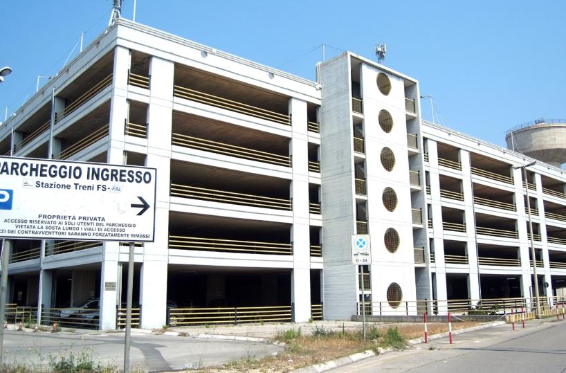 Polipark chiuso per lavoriNavetta dal parcheggio Coop