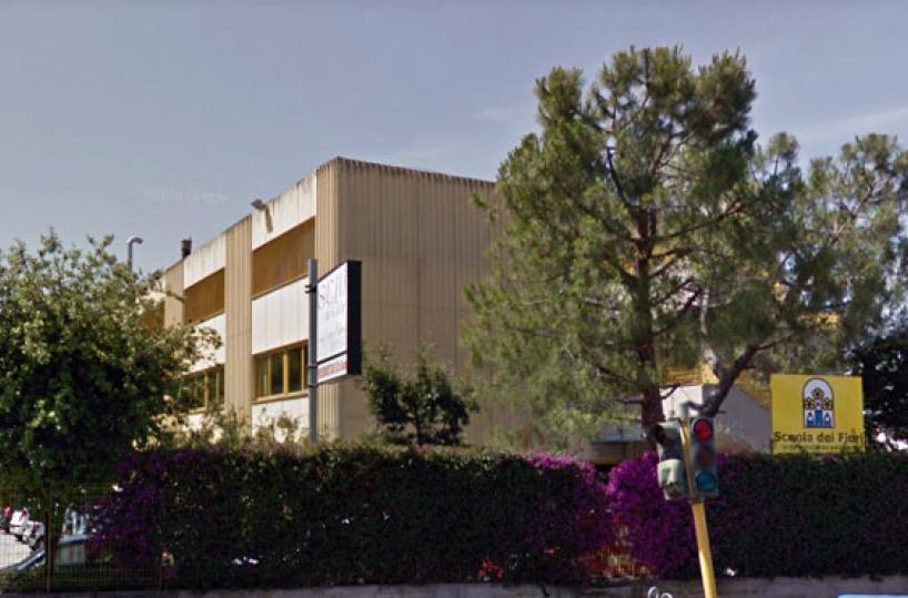 Scuola dei Fiori sita in Viale Domenico Cotugno, 4, 70124 Bari, Italia