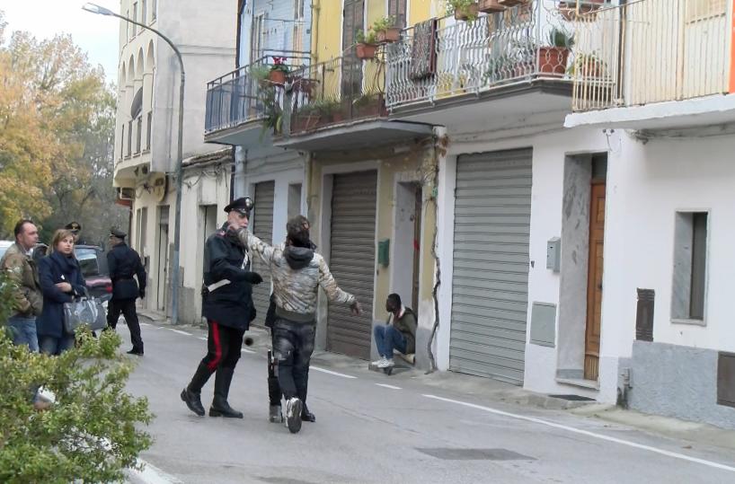 Migranti, clima da guerrigliaa Chiaromonte: rissa e arresti