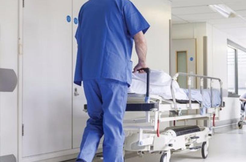 Il commento di Lino Patruno: &laquo;Il buco sanit&agrave; in Puglia? Colpa della Regione ma le tasse le paghi tu&raquo;