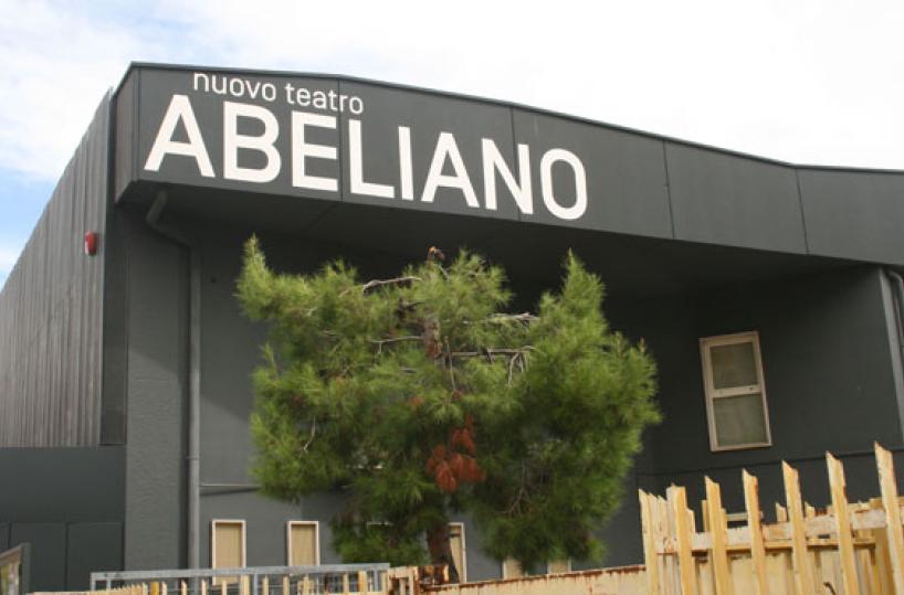 Nuovo Teatro Abeliano, Via Padre Massimiliano Kolbe, 3, 70126 Bari, Italia