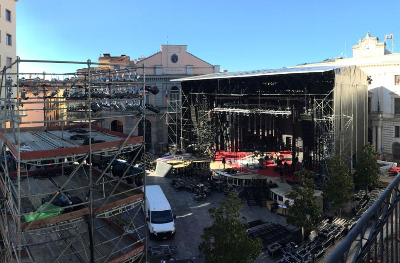 palco per lo show di capodanno a Potenza