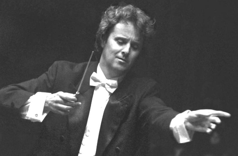 Il direttore d'orchestra Hobart Earle