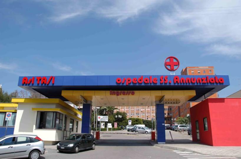 Taranto, uomo aggredito in casa dai suoi due cani pitbull: &egrave; in ospedale, non &egrave; in pericolo di vita