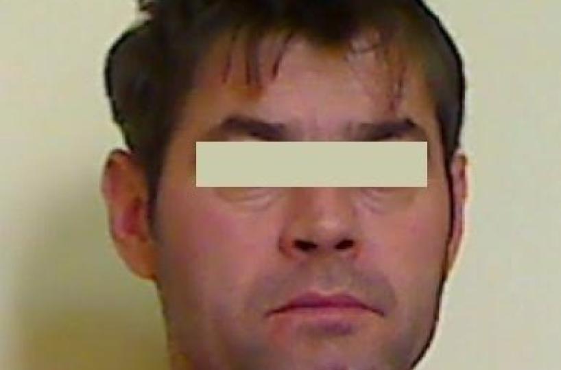 Irrompe nella casa dove lavorala fidanzata: arrestato romeno