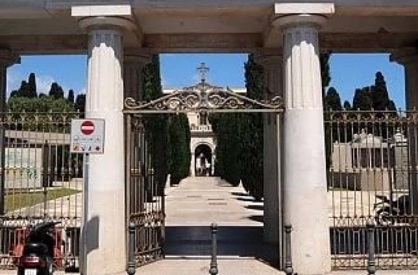 ingresso cimitero di Bari