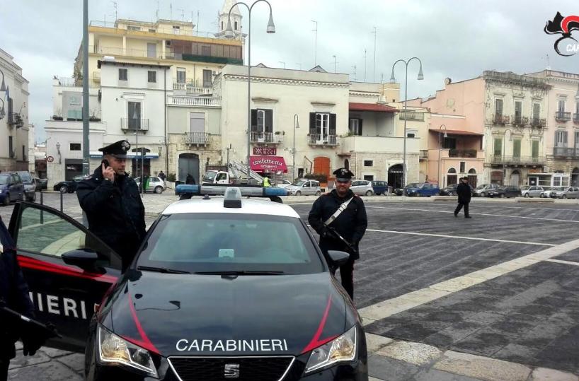 Andria, coltivava marijuana in casa che rivendeva: preso