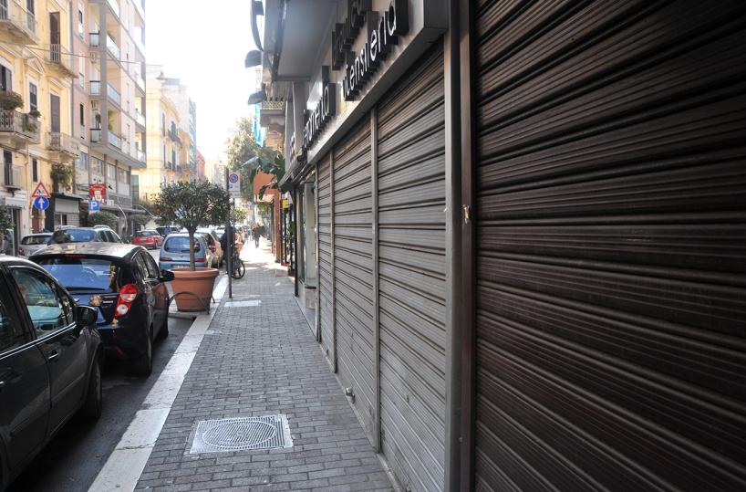 Troppe vetrine si spengono i commercianti  all’attacco