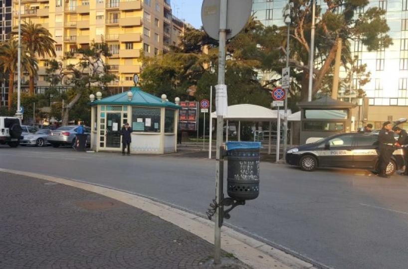 Bari, molesta ragazzine vicino a un liceo: preso un bengalese