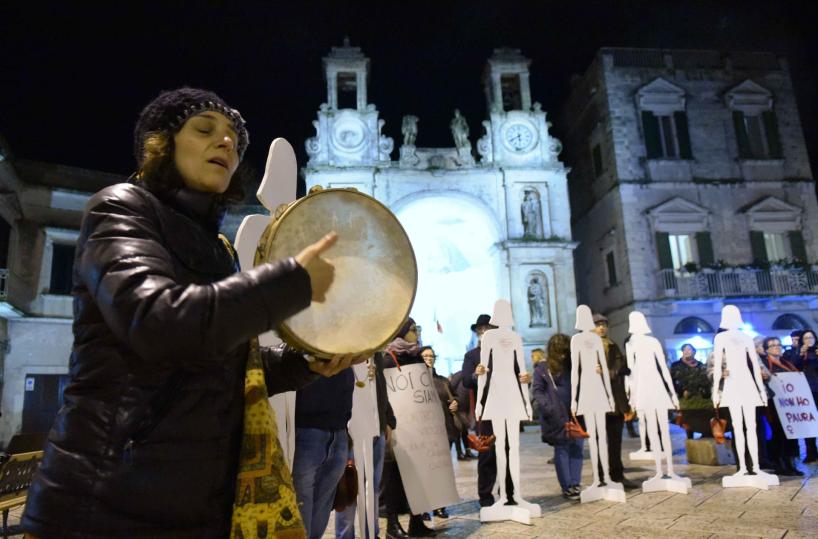 manifestazione a Matera contro la violenza sulle donne