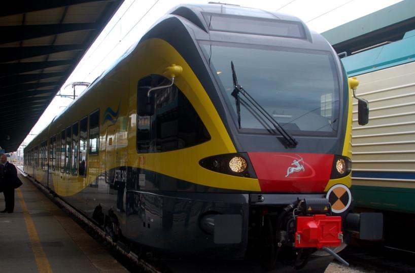 Linea elettrica sabotata Ferrotramviaria in tilt Disagi e aeroporto isolato