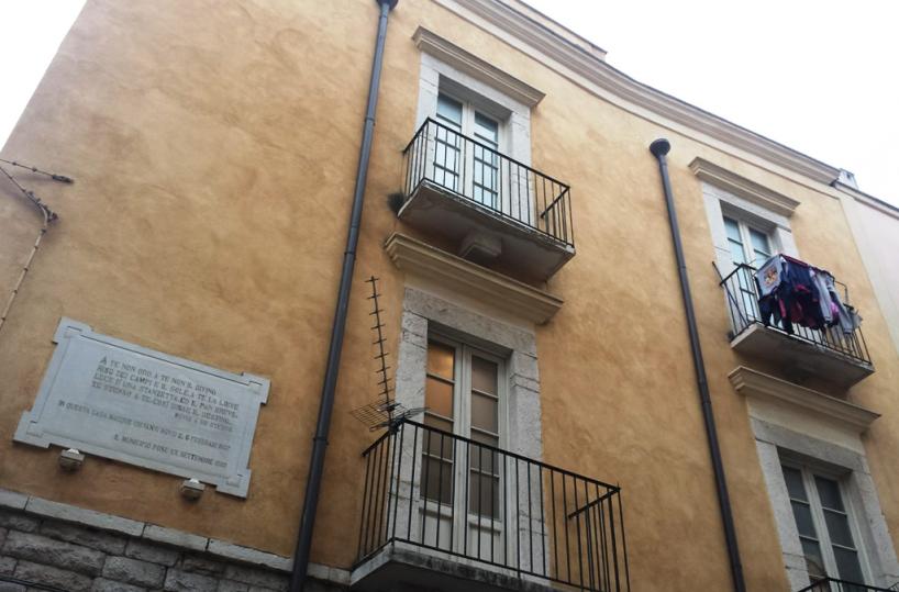Occupata abusivamente  la casa di Giovanni Bovio