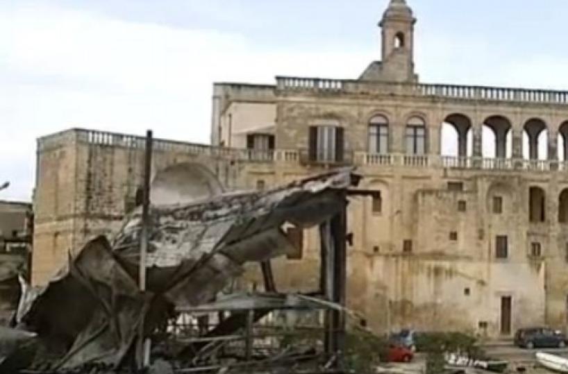 Polignano, rogo distruggenota osteria sul molo