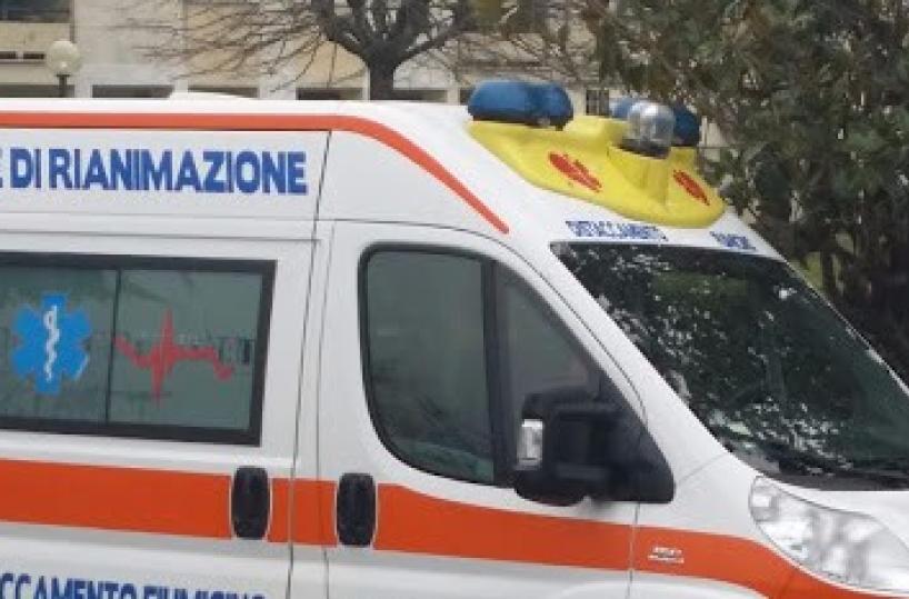 Un incendio doloso distrugge  l'ambulanza di un'associazione