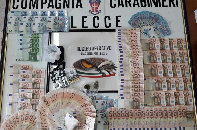 Surbo, preso spacciatoreaveva droga e oltre 10mila €