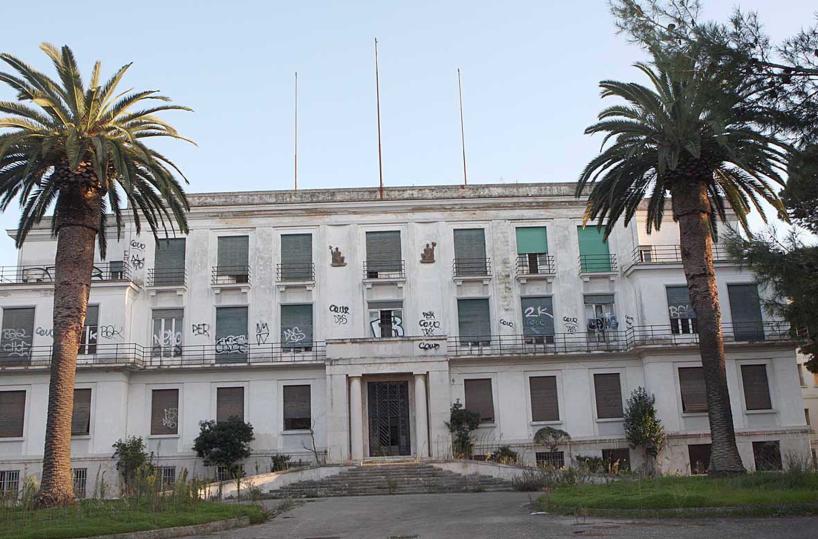 L'ex ospedale di Lecce  potrebbe diventare un hotel E a Vieste e Castellaneta...