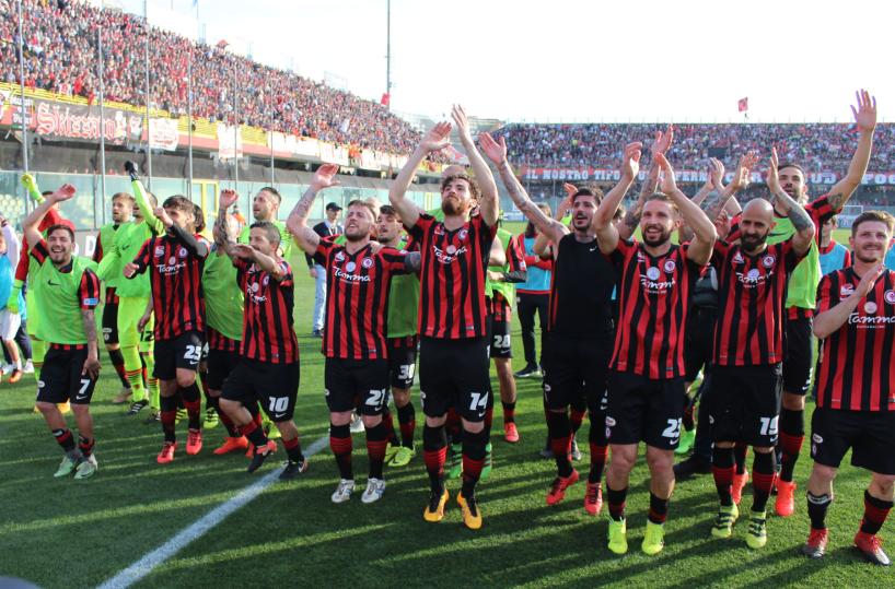 Il Foggia schianta il Lecce e allunga in vetta al girone