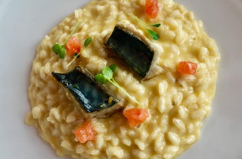 Risotto mantecato alla zucca, sgombro, zenzero e pompelmo