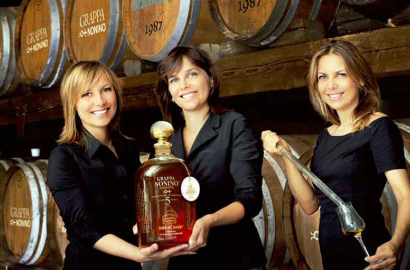 FOTO DI FAMIGLIA - Le sorelle Antonella, Elisabetta e Cristina Nonino