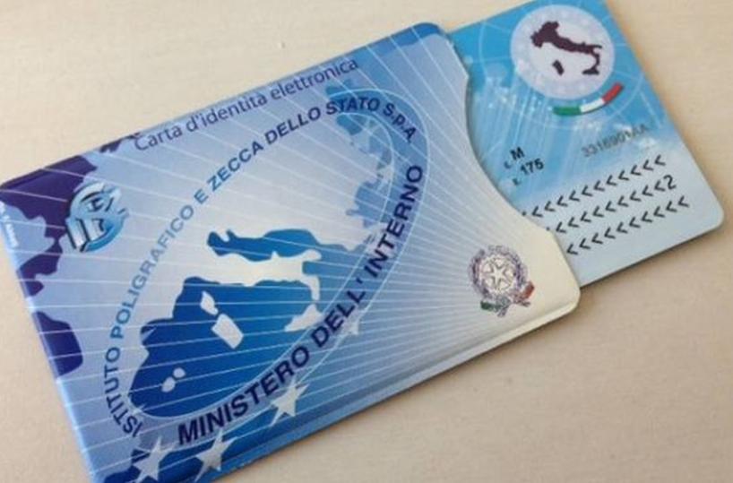 Carta identità elettronicaA Bari l'Anagrafe è nel caos