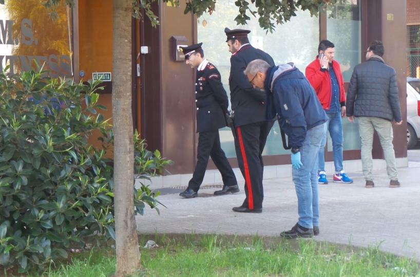 Prima la lite, poi gli spari davanti a palestra: arrestato