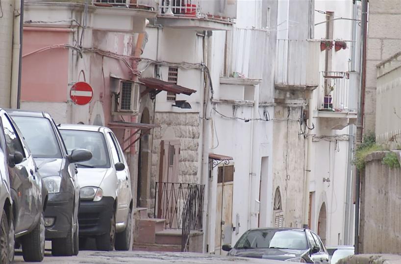 Canosa, bomba a casadi donna: c'entra la mala