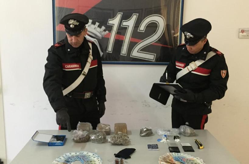 Bari, nel bazar dello spaccio3 Kg di droga e rilevatore microspie