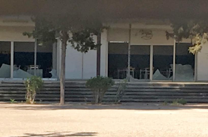 Taranto, la scuola Pirandellodevastata dai vandali