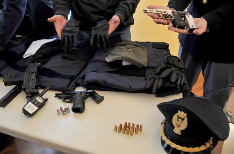 armi e arresti 
