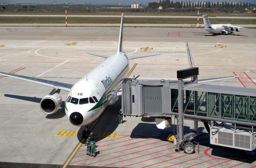 Alitalia lascerà in Puglia un buco da 500mila euro