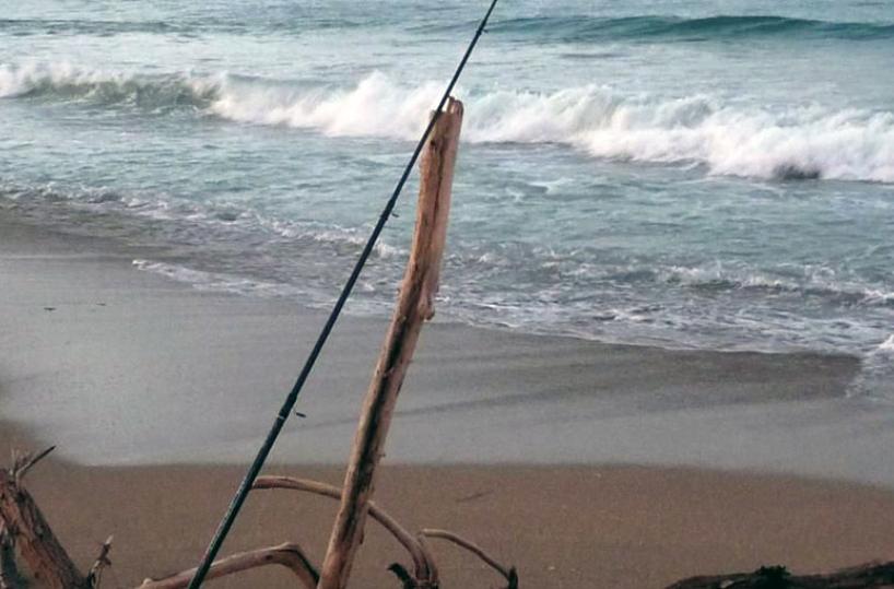 La copertina del libro «La nostra spiaggia» di Rocco Carella